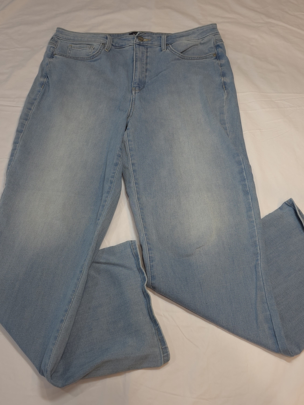 NYDJ Relaxed Straight Womens 14 Jeans Measuring 37x30.5" Lift Tuck Technology